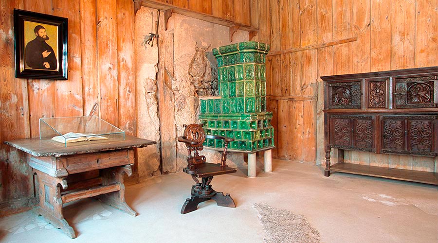 Luther's chamber in Eisenach A table and an oven still remain in Luther's chamber in Eisenach